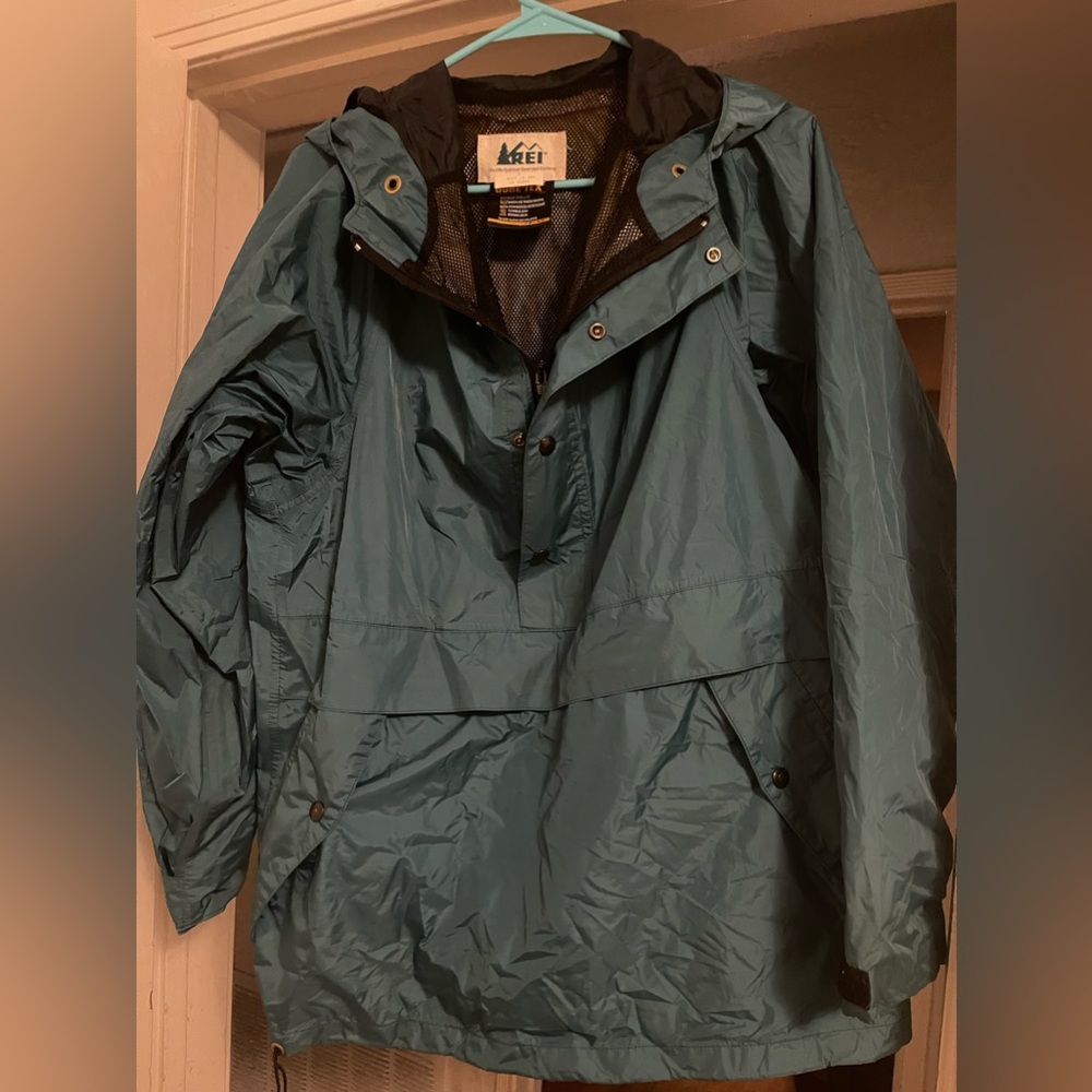 Vintage REI GORTEX GREEN all weather light jacket